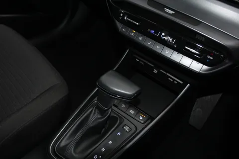 WG72UWP Hyundai i20 1.0T GDi 48V MHD Premium 5dr DCT Thumbnail #23