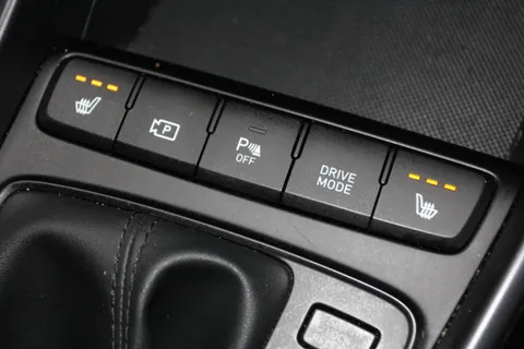 WG72UWP Hyundai i20 1.0T GDi 48V MHD Premium 5dr DCT Thumbnail #24