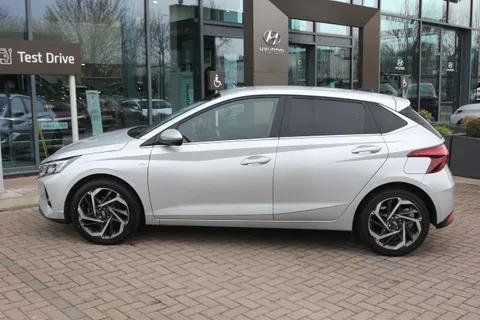 WG72UWP Hyundai i20 1.0T GDi 48V MHD Premium 5dr DCT Thumbnail #32