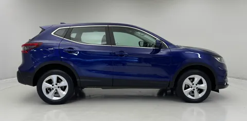 11 of 35 for Nissan Qashqai 1.3 DiG-T Acenta Premium 5dr