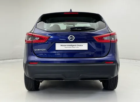 9 of 35 for Nissan Qashqai 1.3 DiG-T Acenta Premium 5dr