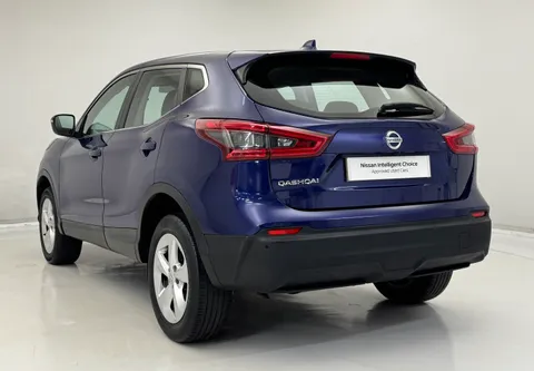 10 of 35 for Nissan Qashqai 1.3 DiG-T Acenta Premium 5dr