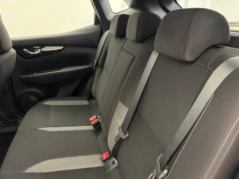 13 of 35 for Nissan Qashqai 1.3 DiG-T Acenta Premium 5dr