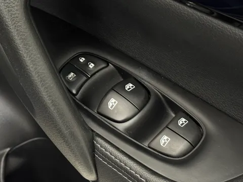 21 of 35 for Nissan Qashqai 1.3 DiG-T Acenta Premium 5dr