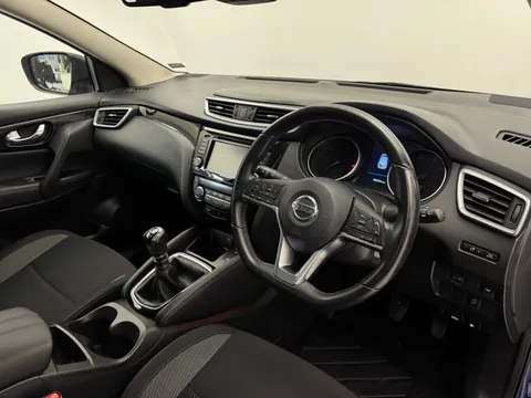22 of 35 for Nissan Qashqai 1.3 DiG-T Acenta Premium 5dr