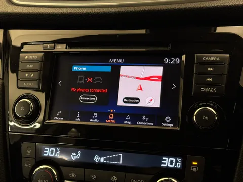 25 of 35 for Nissan Qashqai 1.3 DiG-T Acenta Premium 5dr