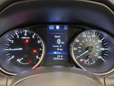 28 of 35 for Nissan Qashqai 1.3 DiG-T Acenta Premium 5dr