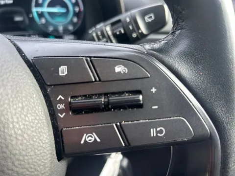 EN21XKP Hyundai i20 1.0T GDi 48V MHD Premium 5dr Thumbnail #22