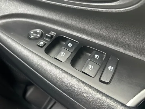 EN21XKP Hyundai i20 1.0T GDi 48V MHD Premium 5dr Thumbnail #23