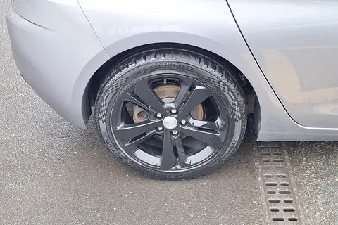 KJ19DXS Peugeot 308 1.2 PureTech 130 Allure 5dr Thumbnail #5