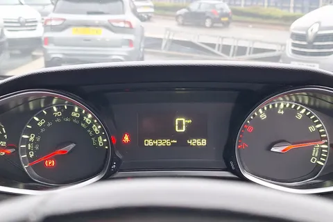 KJ19DXS Peugeot 308 1.2 PureTech 130 Allure 5dr Thumbnail #12