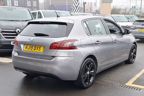 KJ19DXS Peugeot 308 1.2 PureTech 130 Allure 5dr Thumbnail #24