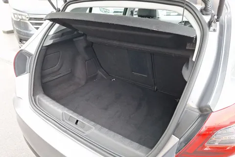 KJ19DXS Peugeot 308 1.2 PureTech 130 Allure 5dr Thumbnail #21