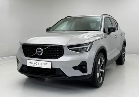 CF72EWG Volvo XC40 2.0 B4P Ultimate Dark 5dr Auto Thumbnail #3