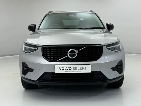 CF72EWG Volvo XC40 2.0 B4P Ultimate Dark 5dr Auto Thumbnail #4