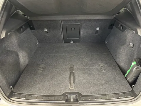 CF72EWG Volvo XC40 2.0 B4P Ultimate Dark 5dr Auto Thumbnail #33