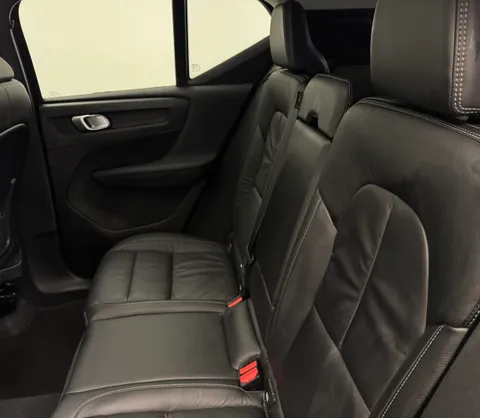 CF72EWG Volvo XC40 2.0 B4P Ultimate Dark 5dr Auto Thumbnail #10