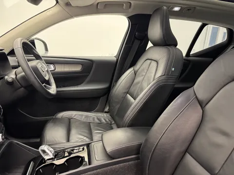 CF72EWG Volvo XC40 2.0 B4P Ultimate Dark 5dr Auto Thumbnail #9