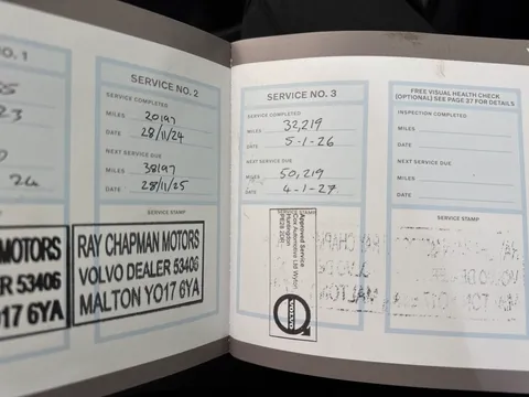 CF72EWG Volvo XC40 2.0 B4P Ultimate Dark 5dr Auto Thumbnail #17