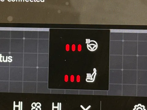 CF72EWG Volvo XC40 2.0 B4P Ultimate Dark 5dr Auto Thumbnail #29