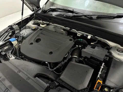 CF72EWG Volvo XC40 2.0 B4P Ultimate Dark 5dr Auto Thumbnail #31