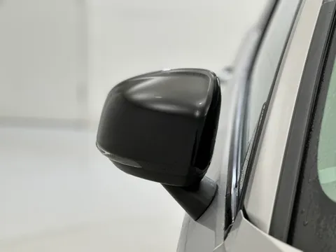 CF72EWG Volvo XC40 2.0 B4P Ultimate Dark 5dr Auto Thumbnail #34