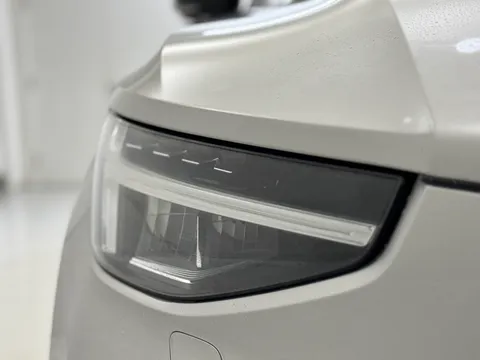 CF72EWG Volvo XC40 2.0 B4P Ultimate Dark 5dr Auto Thumbnail #36