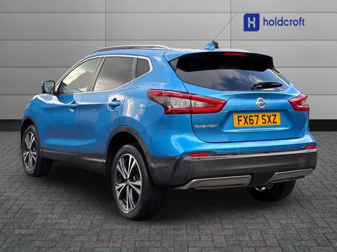 3 of 25 for Nissan Qashqai 1.2 DiG-T N-Connecta 5dr