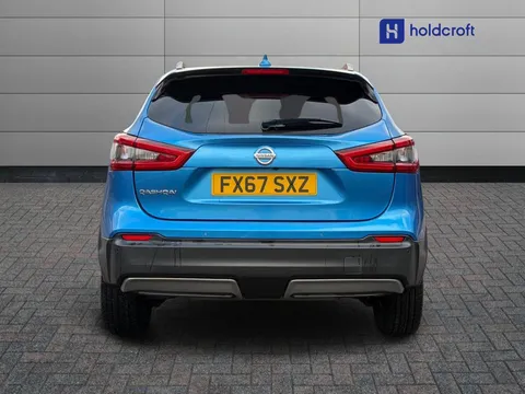 4 of 25 for Nissan Qashqai 1.2 DiG-T N-Connecta 5dr