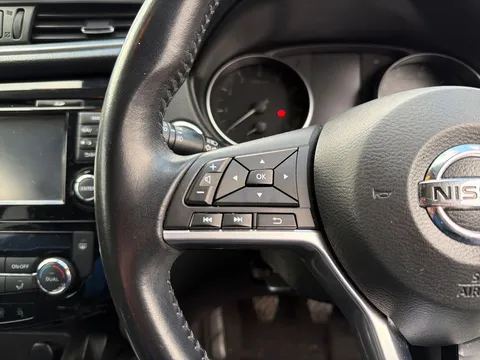 25 of 25 for Nissan Qashqai 1.2 DiG-T N-Connecta 5dr