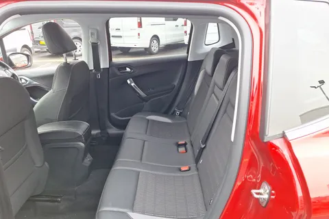 BN19WJZ Peugeot 2008 1.5 BlueHDi 120 Allure 5dr EAT6 Thumbnail #10