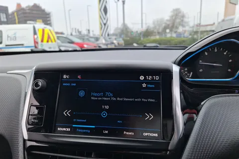 BN19WJZ Peugeot 2008 1.5 BlueHDi 120 Allure 5dr EAT6 Thumbnail #37