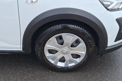 BD22VDX Dacia Jogger 1.0 TCe Essential 5dr Thumbnail #31
