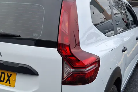 BD22VDX Dacia Jogger 1.0 TCe Essential 5dr Thumbnail #18