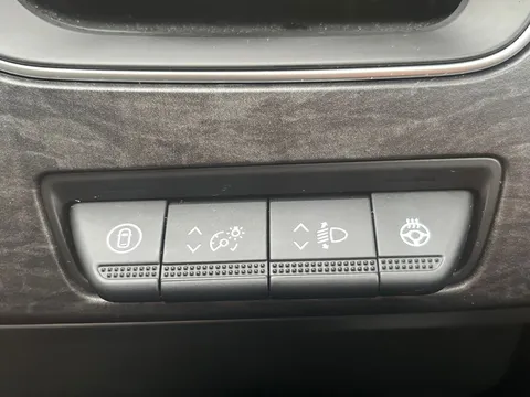 HN74TWF Renault ARKANA 1.6 E-Tech FHEV 145 Esprit Alpine 5dr Auto Thumbnail #20