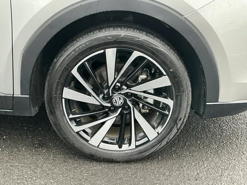 LJ74PGR Mg Motor Uk Zs 1.5 Hybrid+ Trophy 5dr Auto Thumbnail #14