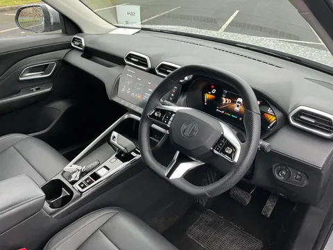 LJ74PGR Mg Motor Uk Zs 1.5 Hybrid+ Trophy 5dr Auto Thumbnail #17