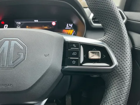 LJ74PGR Mg Motor Uk Zs 1.5 Hybrid+ Trophy 5dr Auto Thumbnail #28