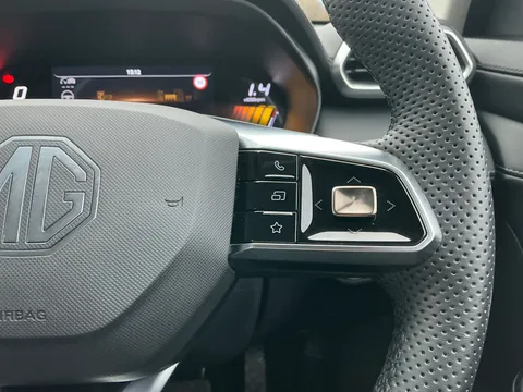 LJ74PGR Mg Motor Uk Zs 1.5 Hybrid+ Trophy 5dr Auto Thumbnail #29