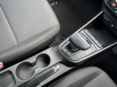 ML23XLC Hyundai i20 1.0T GDi 48V MHD SE Connect 5dr DCT Thumbnail #13