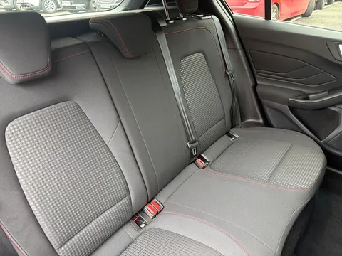 BT70WFC Ford Focus 1.0 EcoBoost Hybrid mHEV 125 ST-Line Edition 5dr Thumbnail #10