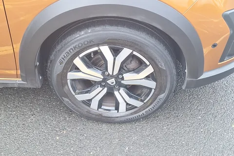 BP71HXR Dacia Sandero Stepway 1.0 TCe Prestige 5dr Thumbnail #4