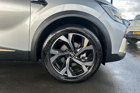 BL73HCA Renault Captur 1.6 E-Tech full hybrid 145 Engineered 5dr Auto Thumbnail #5