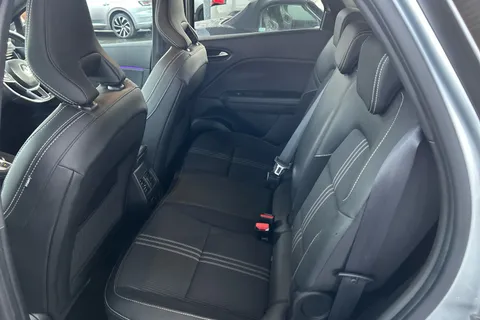 BL73HCA Renault Captur 1.6 E-Tech full hybrid 145 Engineered 5dr Auto Thumbnail #10