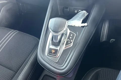 BL73HCA Renault Captur 1.6 E-Tech full hybrid 145 Engineered 5dr Auto Thumbnail #13