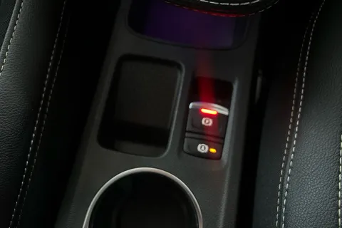 BL73HCA Renault Captur 1.6 E-Tech full hybrid 145 Engineered 5dr Auto Thumbnail #18