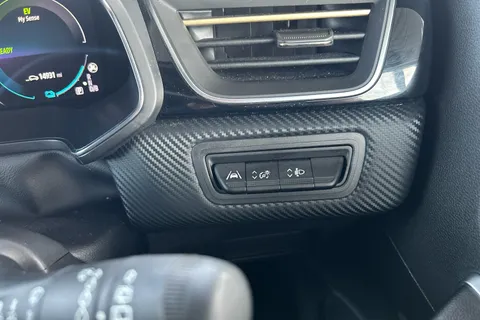 BL73HCA Renault Captur 1.6 E-Tech full hybrid 145 Engineered 5dr Auto Thumbnail #20