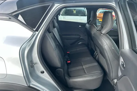 BL73HCA Renault Captur 1.6 E-Tech full hybrid 145 Engineered 5dr Auto Thumbnail #24