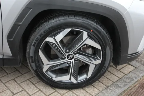 DC73OXJ Hyundai Tucson 1.6 TGDi Hybrid 230 Ultimate 5dr 2WD Auto Thumbnail #4