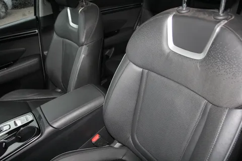 DC73OXJ Hyundai Tucson 1.6 TGDi Hybrid 230 Ultimate 5dr 2WD Auto Thumbnail #7